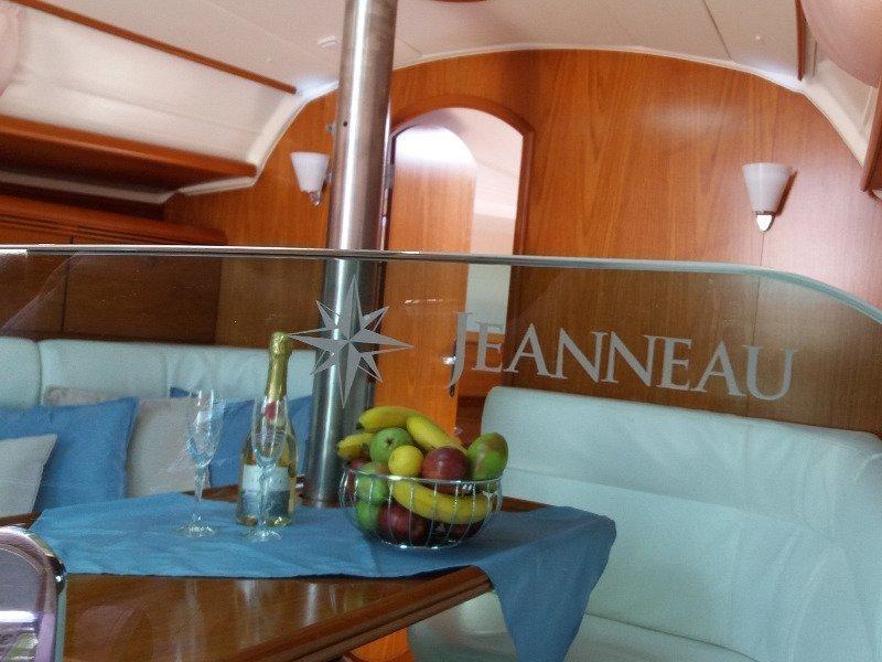 SUN ODYSSEY 350 2 CABINES — photo 99