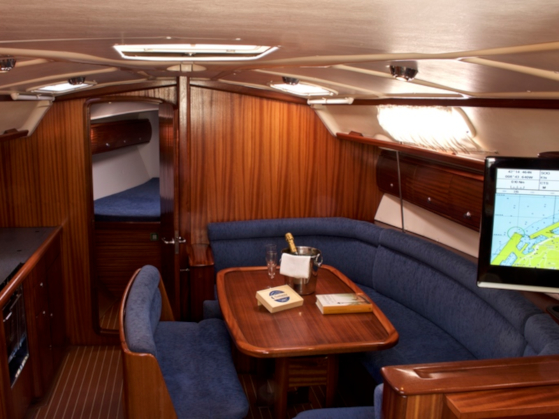 Bavaria 38 — photo 13