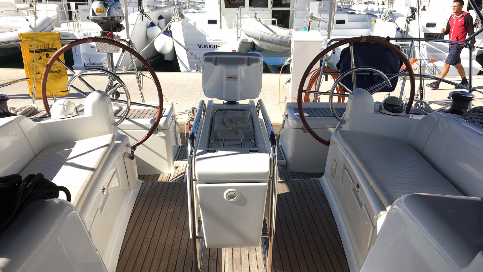Sun Odyssey 439 — photo 4