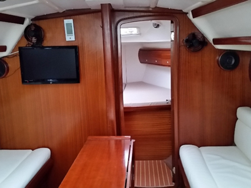 Bavaria 36 (Owner's version) — photo 11