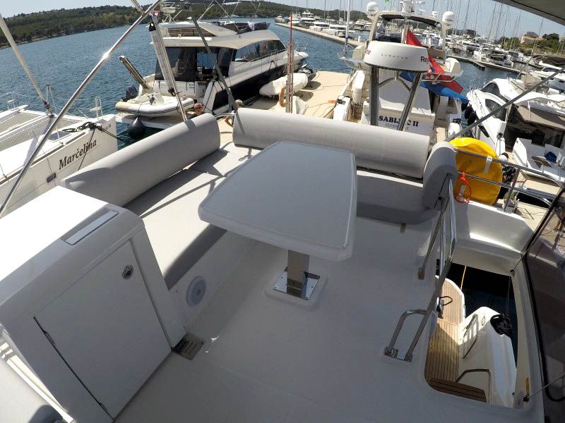 Prestige 420 Fly — photo 9