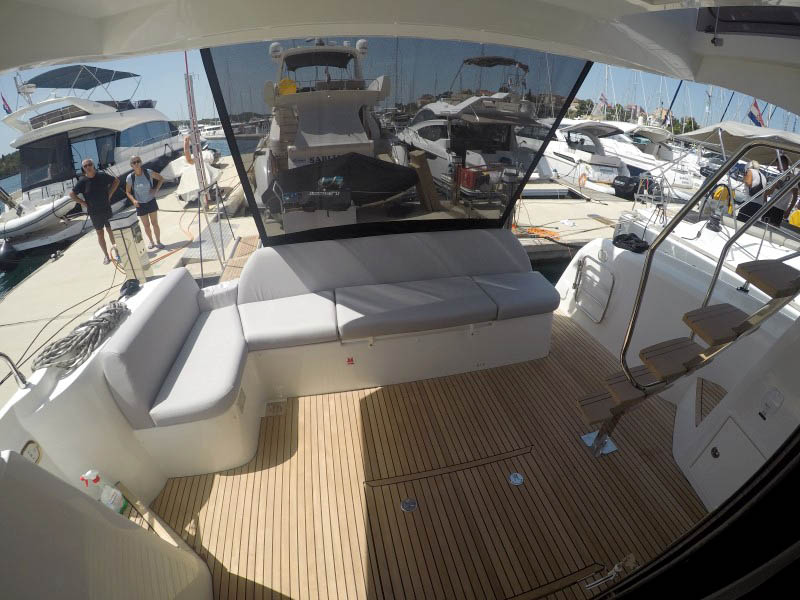 Prestige 420 Fly — photo 10