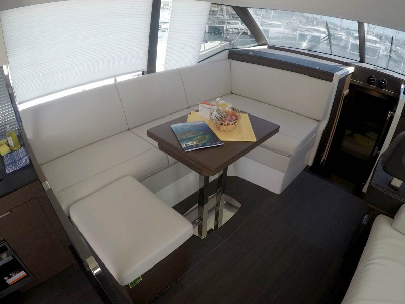 Prestige 420 Fly — photo 16