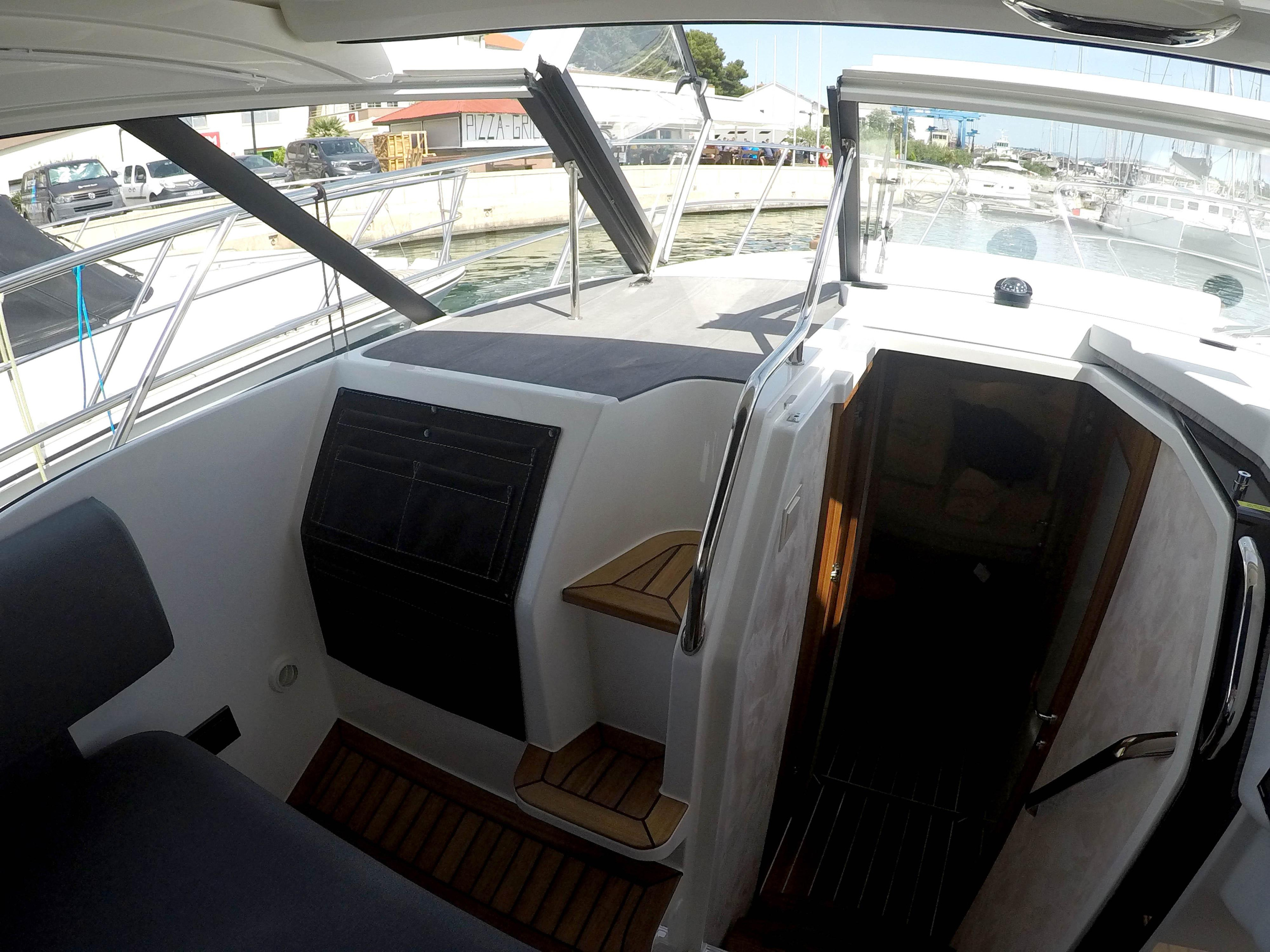 Marex 360 Cabriolet Cruiser — photo 14