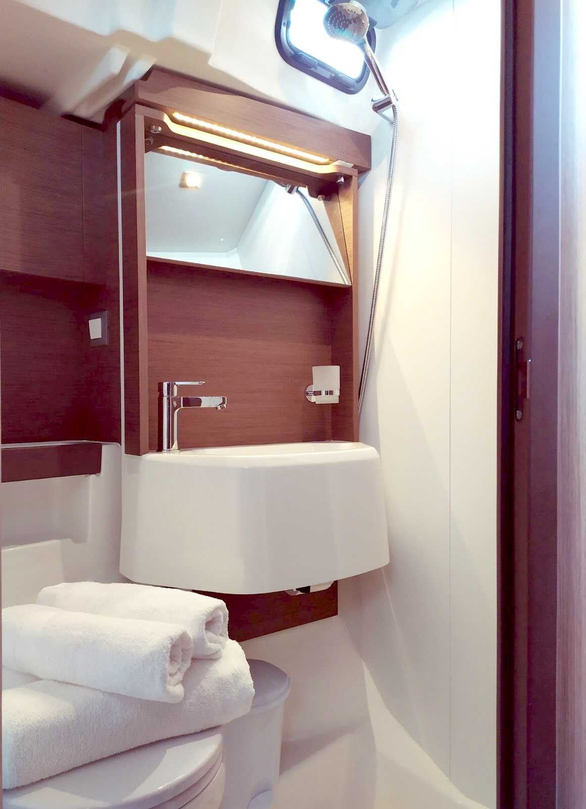 Oceanis 51.1 — photo 15