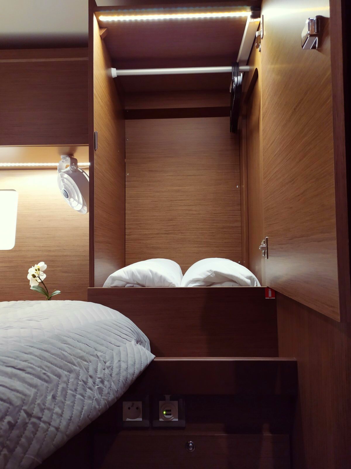 Oceanis 51.1 — photo 21