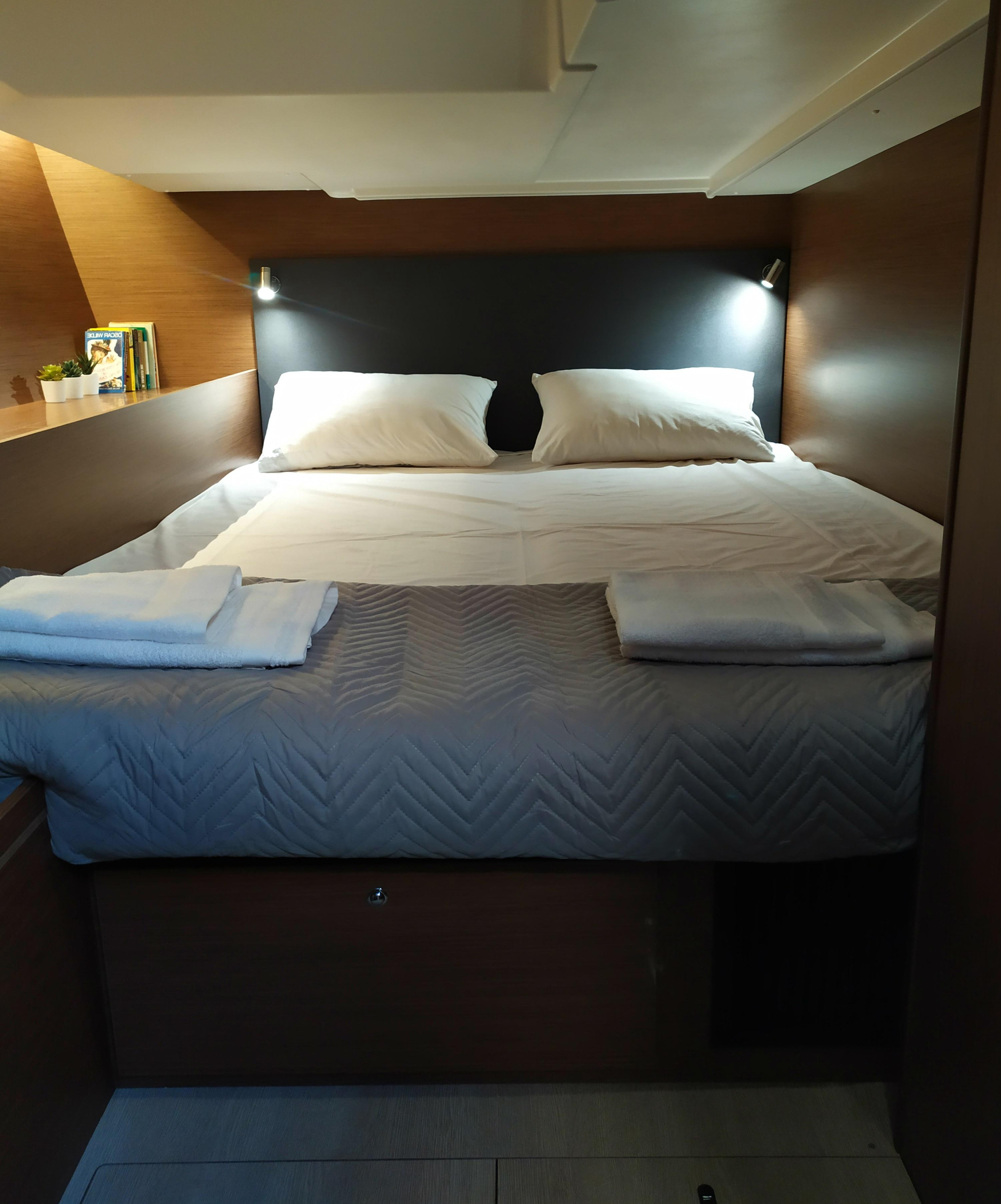Oceanis 51.1 — photo 23