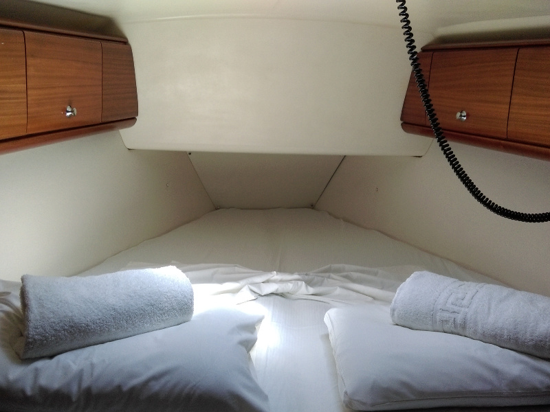 Bavaria 44 — photo 7