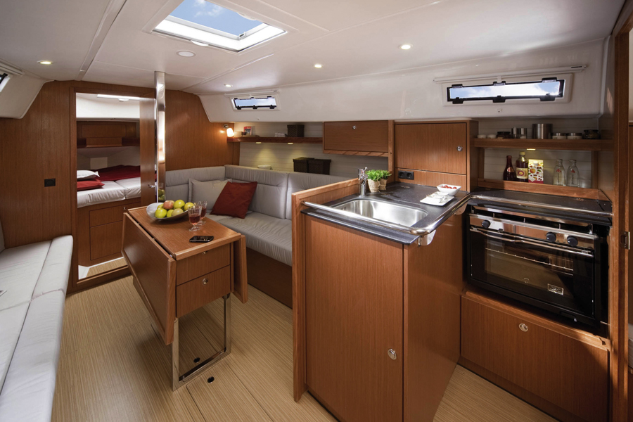 Bavaria Cruiser 32 — photo 4