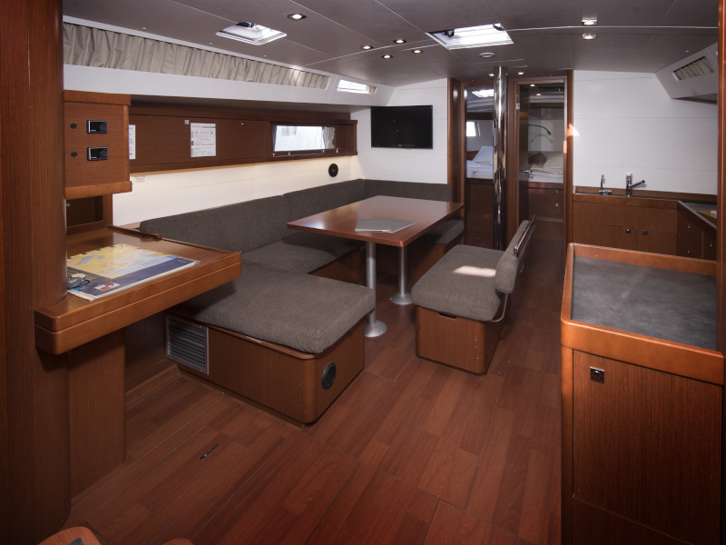 Beneteau Oceanis 48 — photo 2