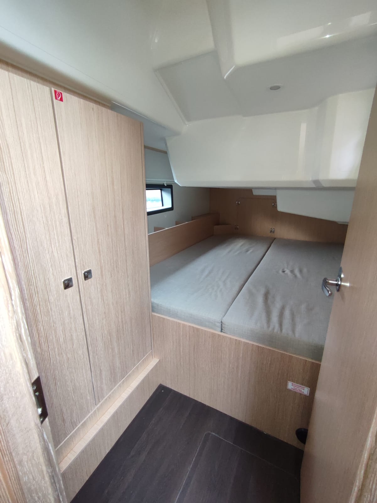 Bavaria C38 (2 heads) — photo 7