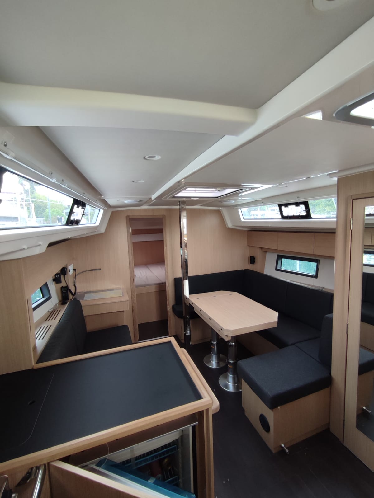 Bavaria C38 (2 heads) — photo 14