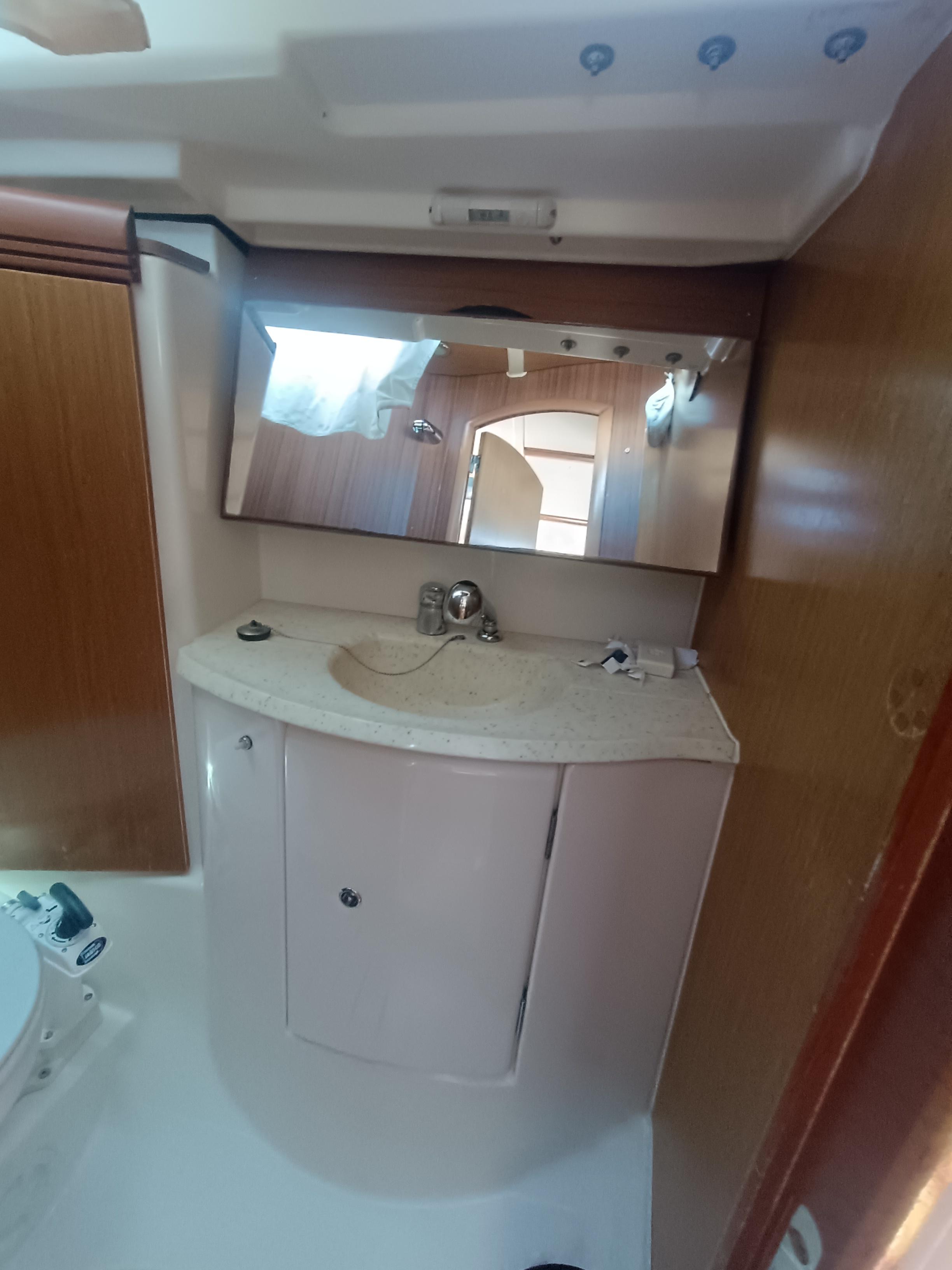 Sun Odyssey 42 i — photo 5