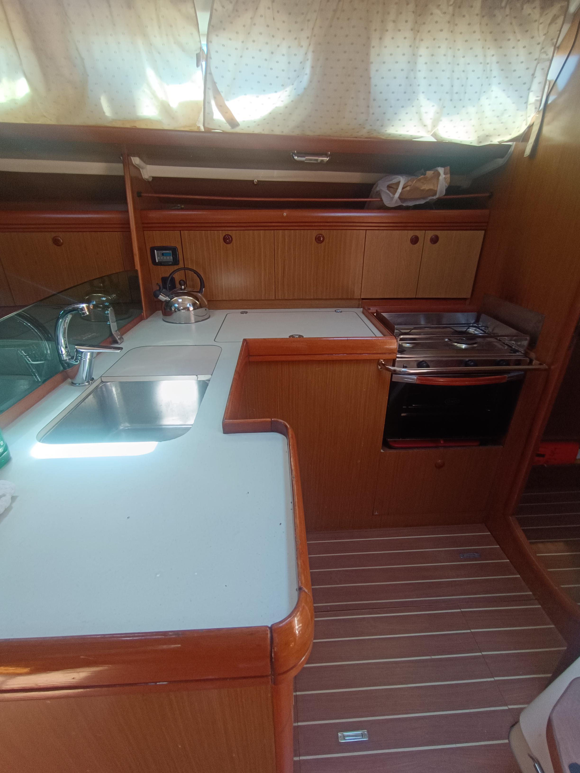 Sun Odyssey 42 i — photo 8