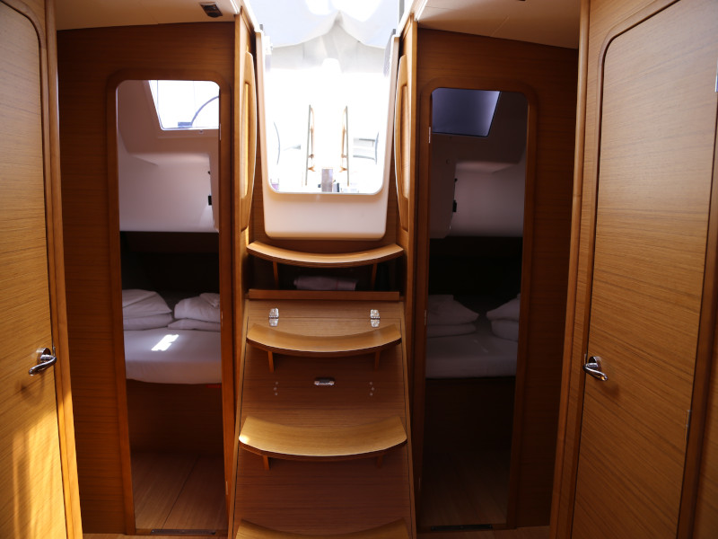 Dufour 460 Grand Large 4 cabin — photo 7