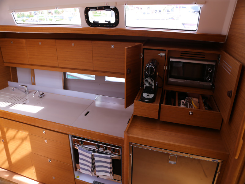 Dufour 460 Grand Large 4 cabin — photo 2