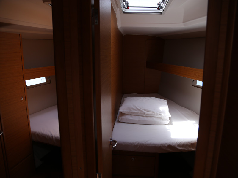 Dufour 460 Grand Large 4 cabin — photo 6