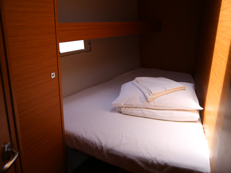 Dufour 460 Grand Large 4 cabin — photo 22