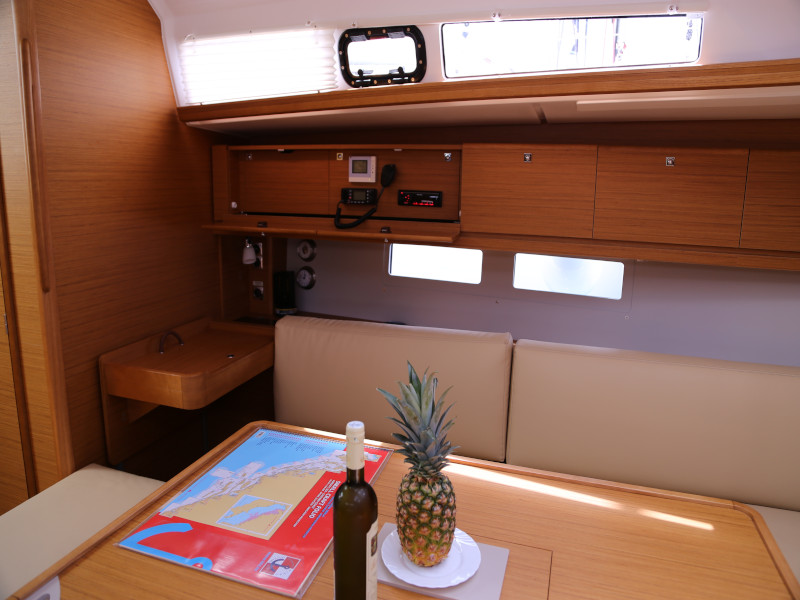 Dufour 460 Grand Large 4 cabin — photo 30