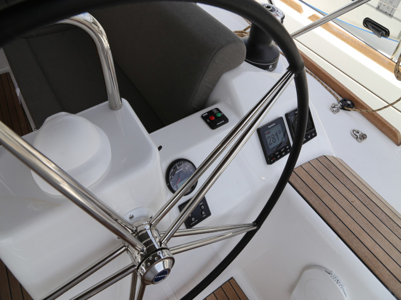 Dufour 460 Grand Large 4 cabin — photo 4