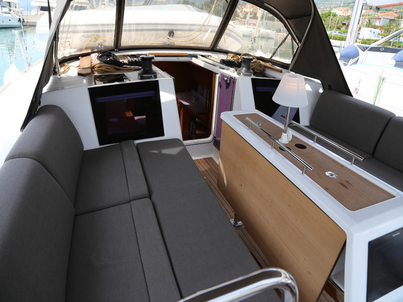 Dufour 460 Grand Large 4 cabin — photo 36