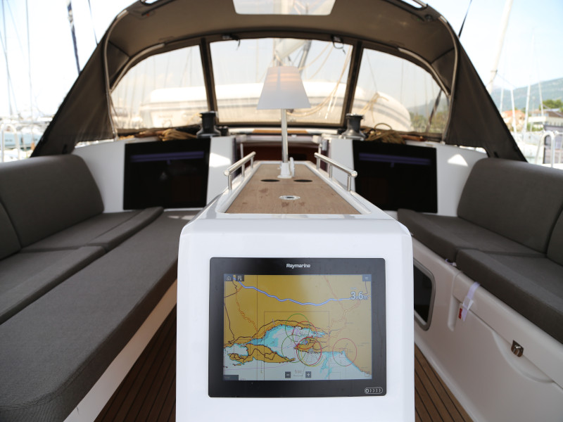 Dufour 460 Grand Large 4 cabin — photo 8