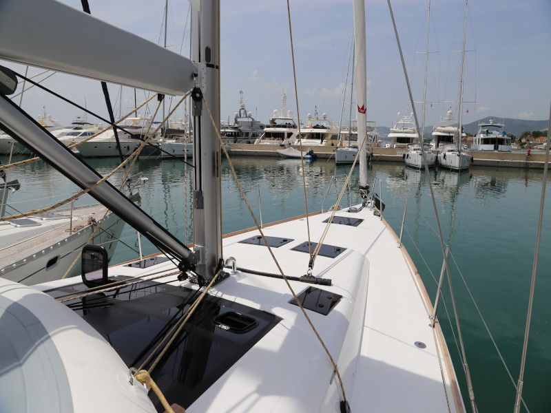 Dufour 460 Grand Large 4 cabin — photo 11