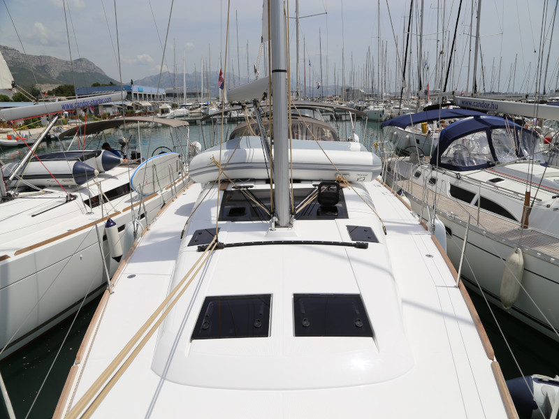 Dufour 460 Grand Large 4 cabin — photo 38
