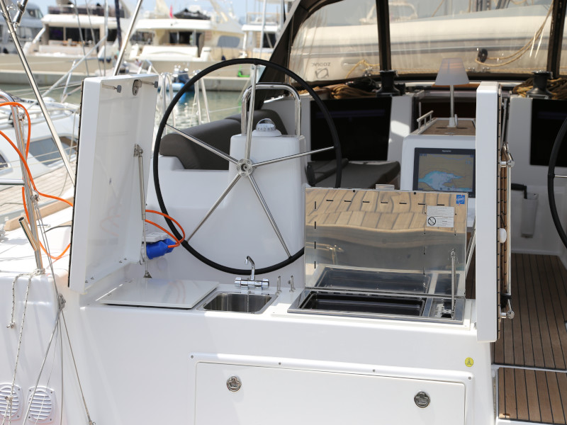 Dufour 460 Grand Large 4 cabin — photo 35