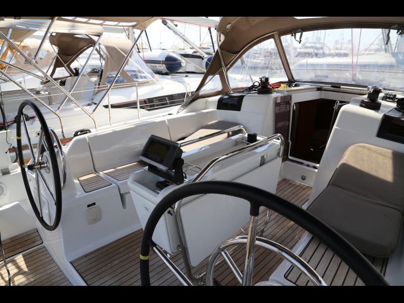 Sun Odyssey 419 — photo 11