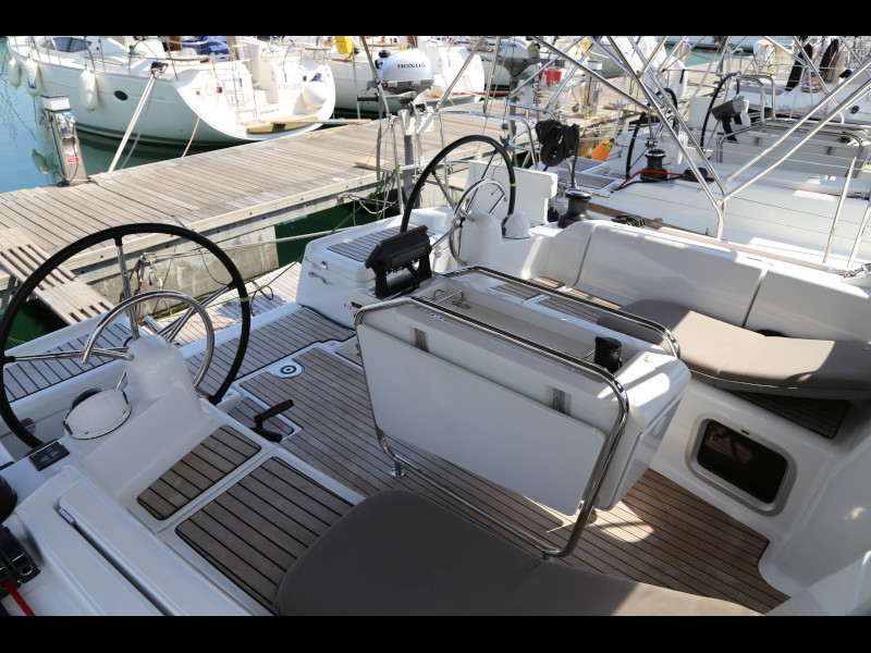Sun Odyssey 419 — photo 16