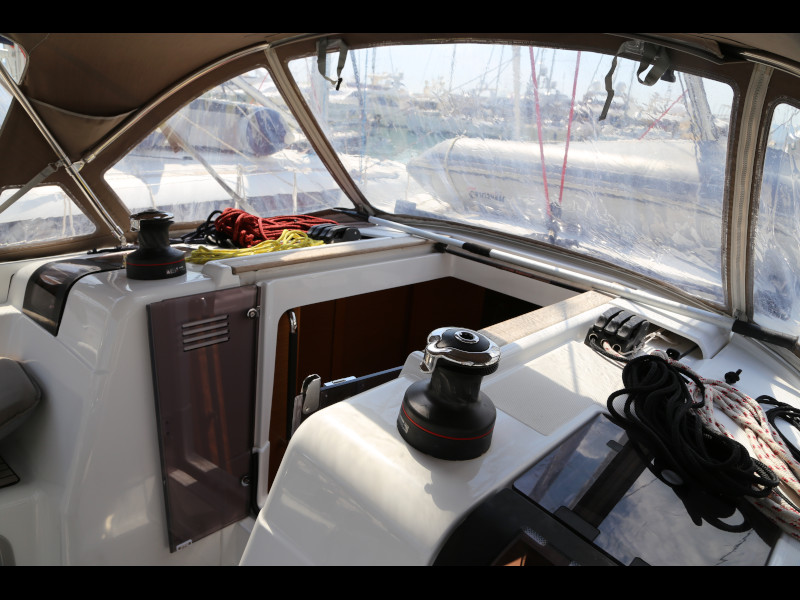 Sun Odyssey 419 — photo 9