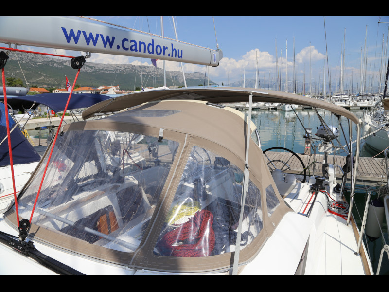 Sun Odyssey 419 — photo 3