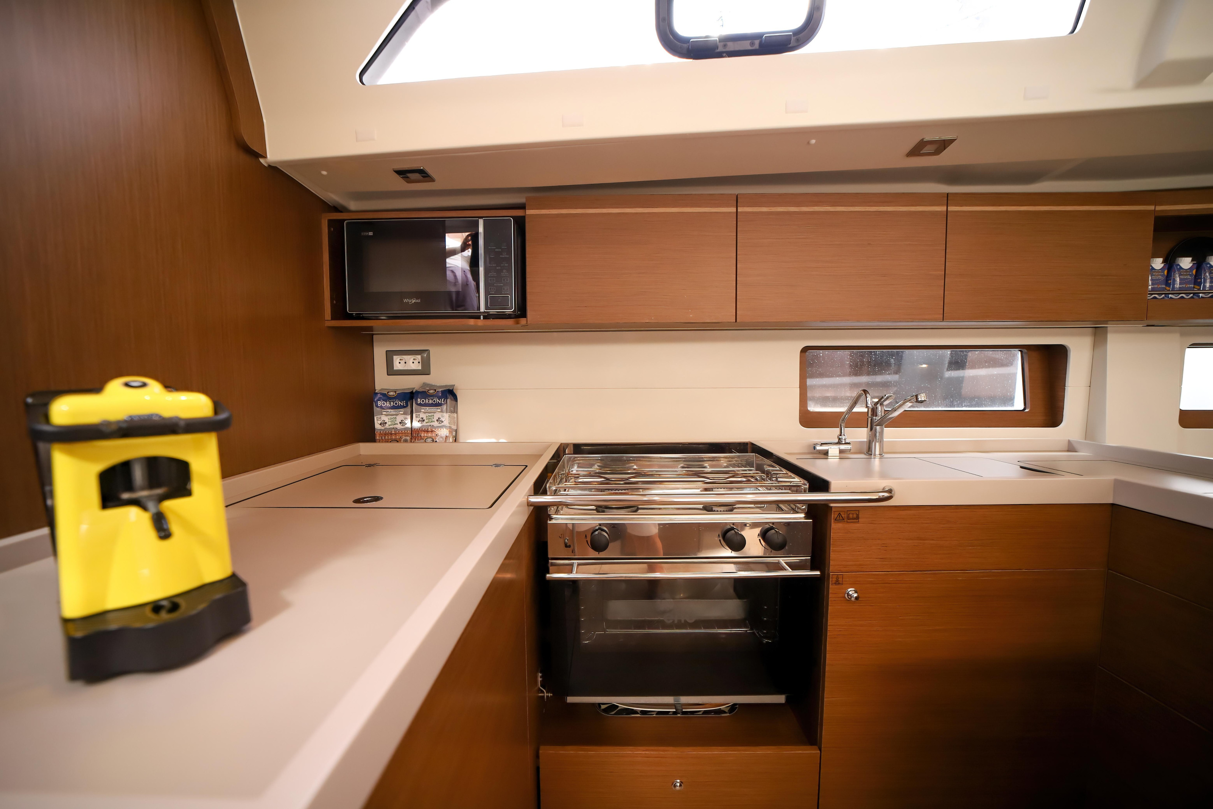 Oceanis 51.1 — photo 9