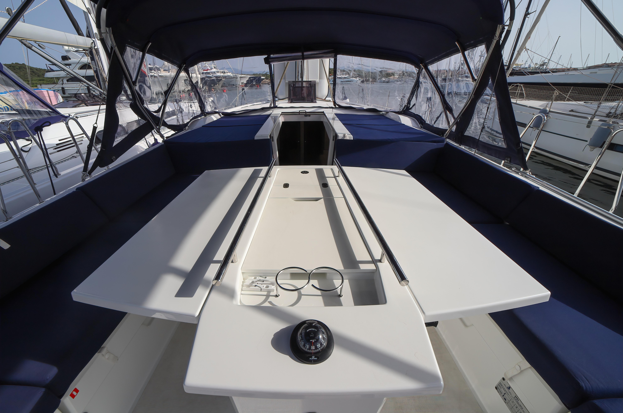 Oceanis 51.1 — photo 13