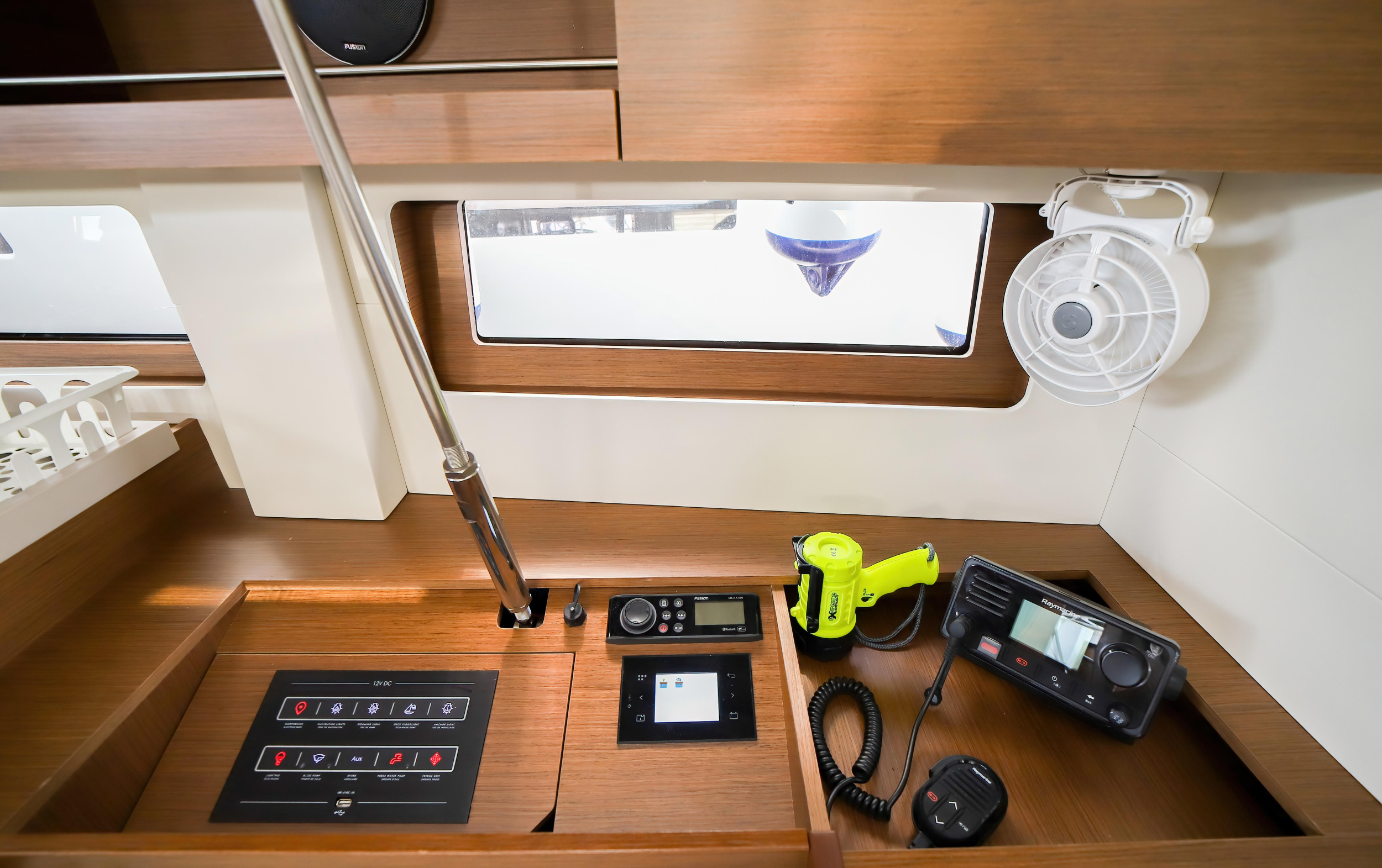 Oceanis 51.1 — photo 4