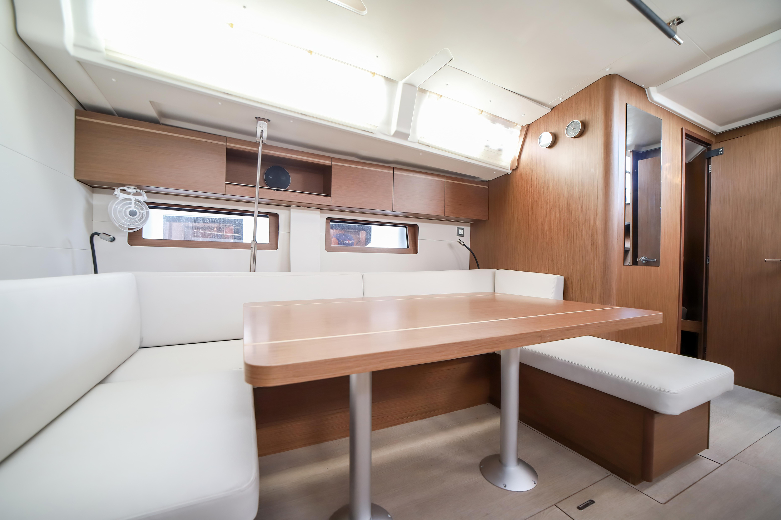 Oceanis 51.1 — photo 15