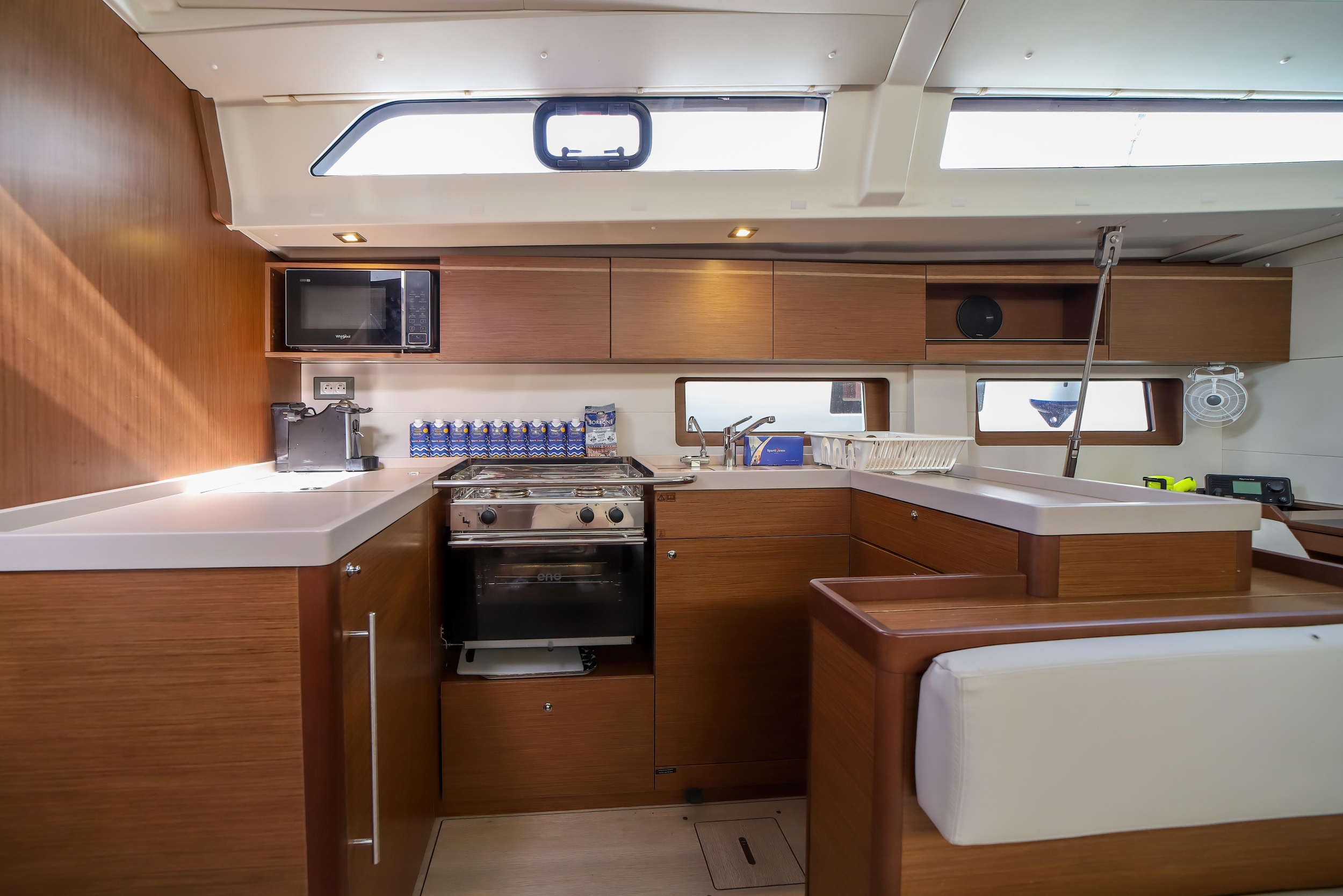 Oceanis 51.1 — photo 11