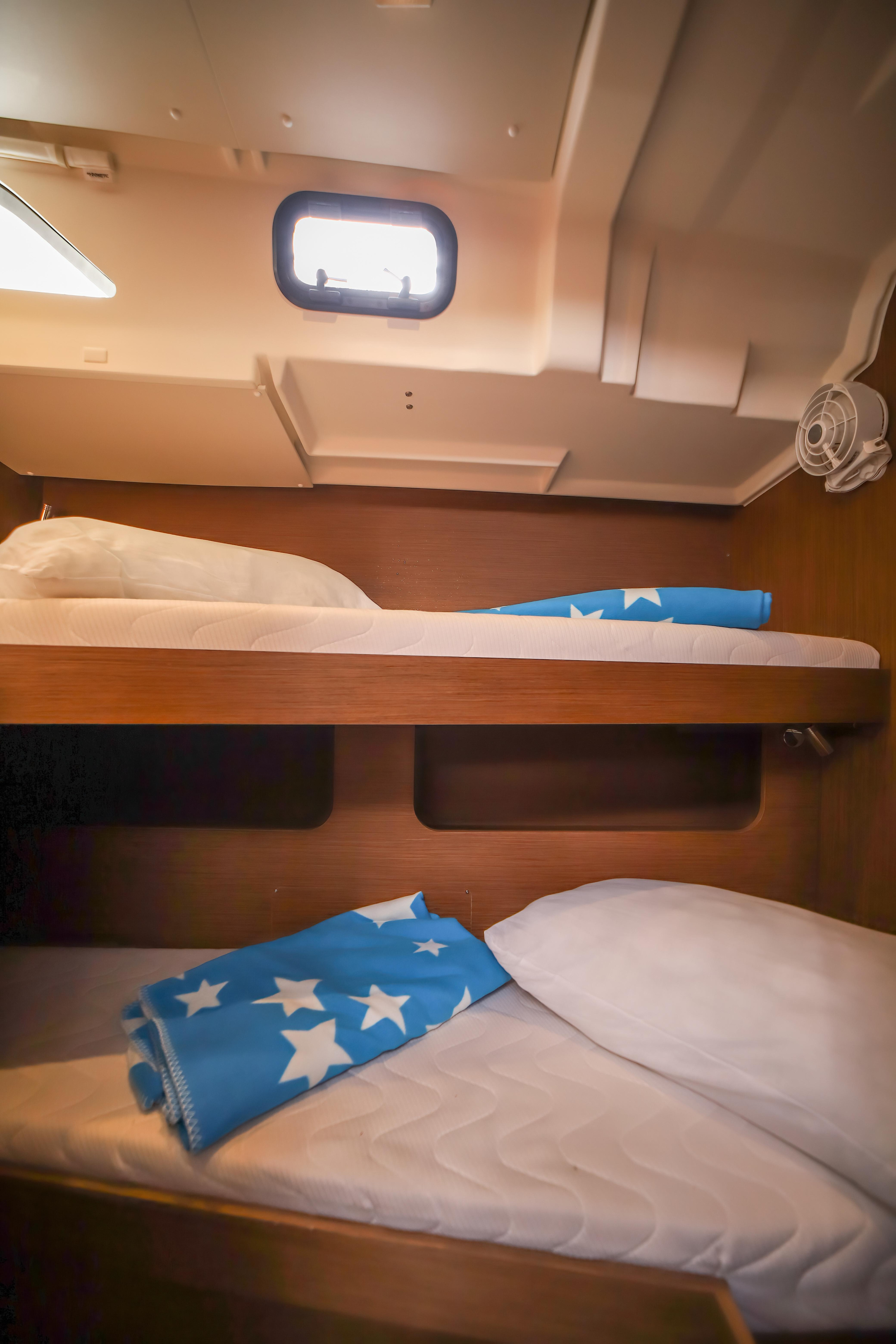 Oceanis 51.1 — photo 23