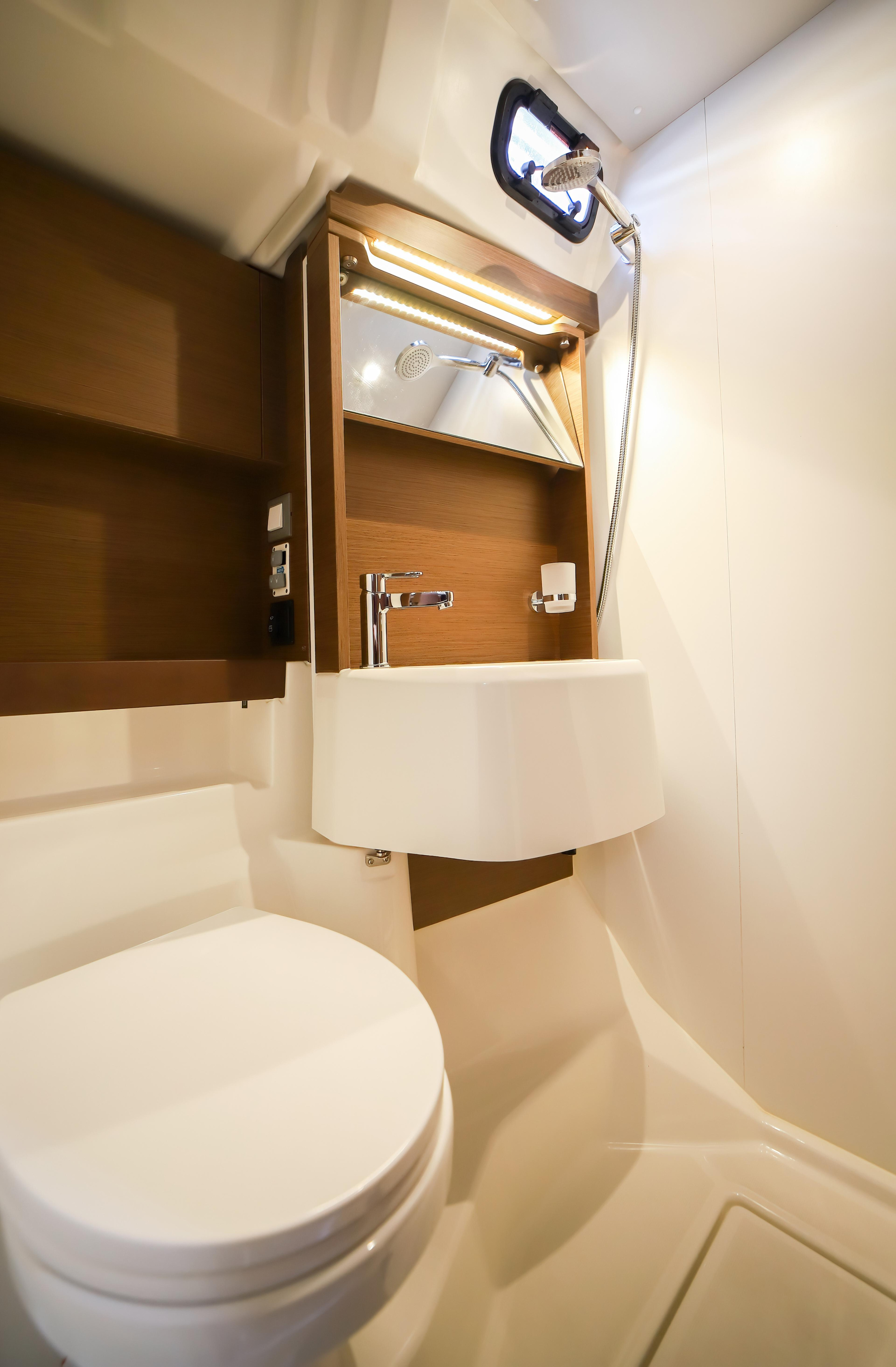 Oceanis 51.1 — photo 13