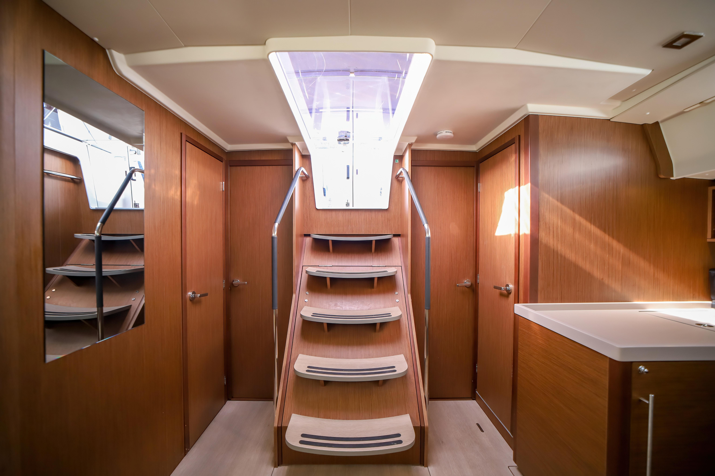 Oceanis 51.1 — photo 24