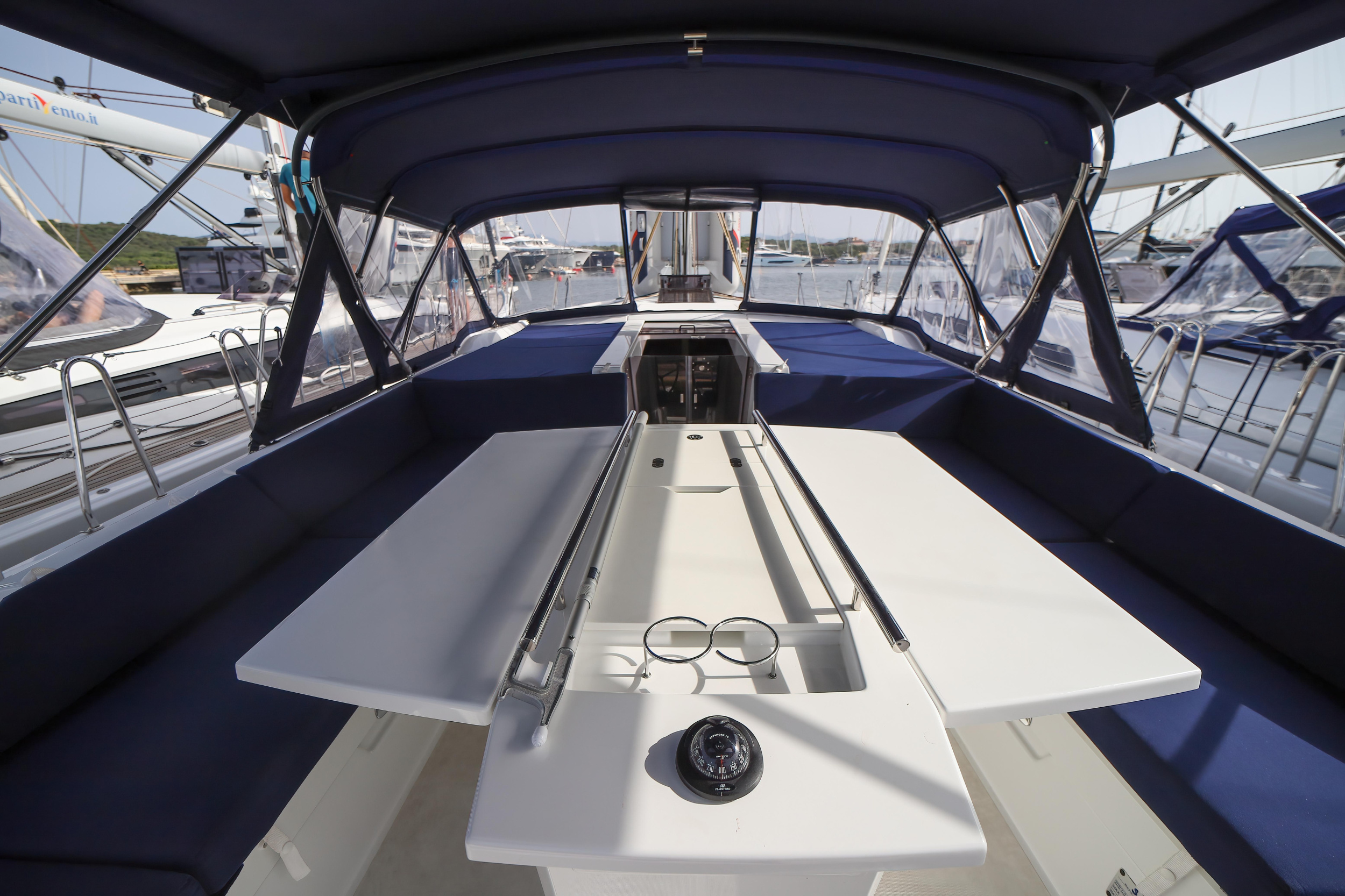Oceanis 51.1 — photo 20