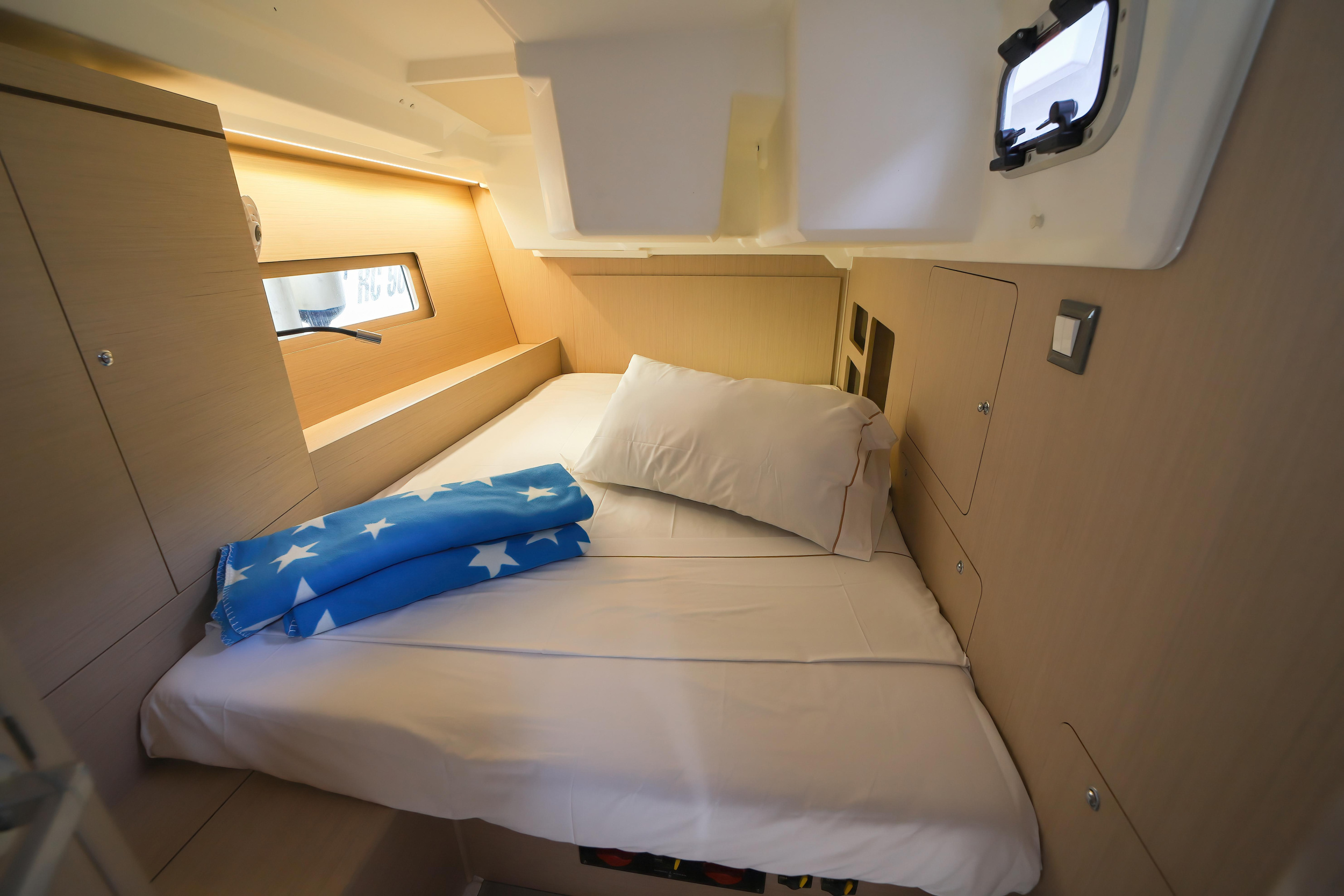 Oceanis 46.1 — photo 10
