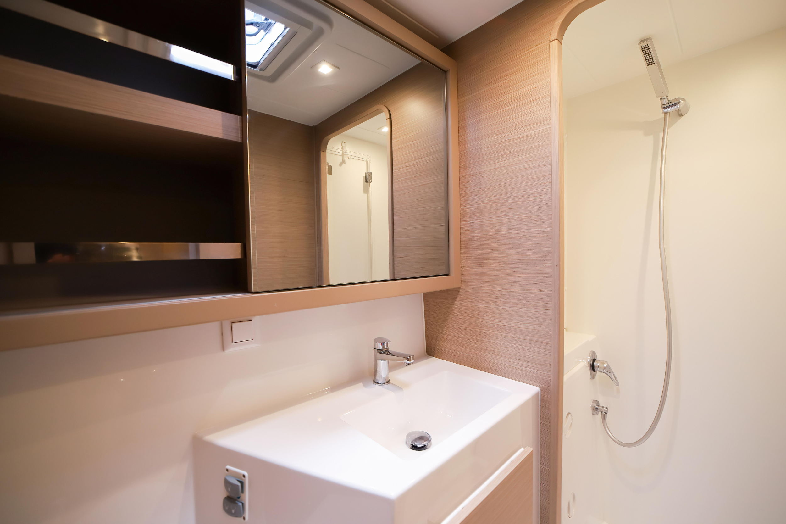 Lagoon 42 — photo 10