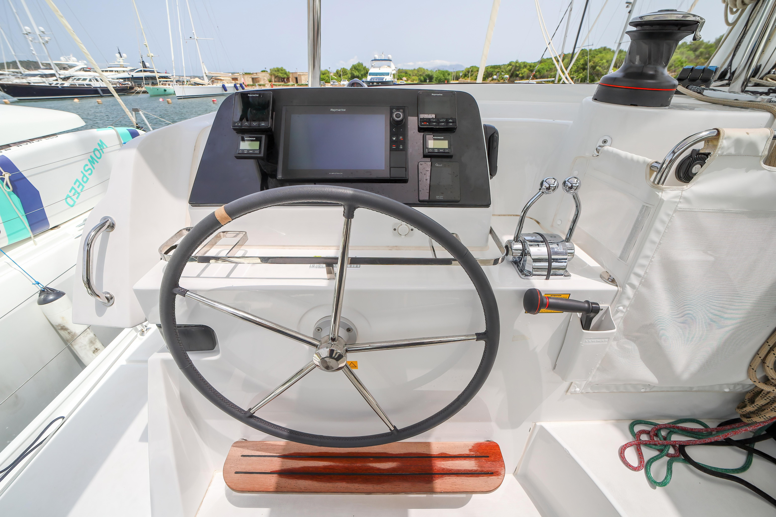 Lagoon 42 — photo 11