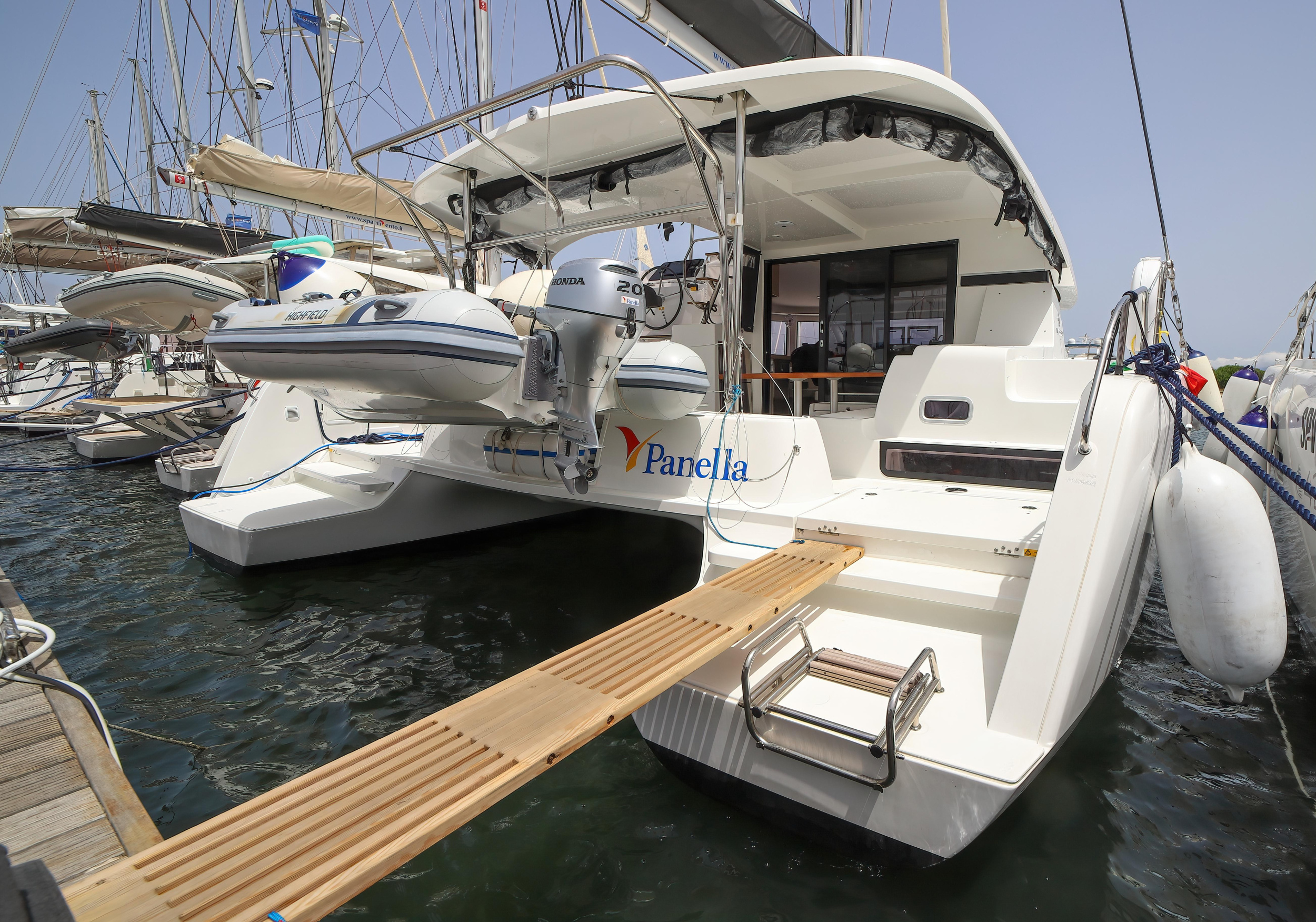 Lagoon 42 — photo 17