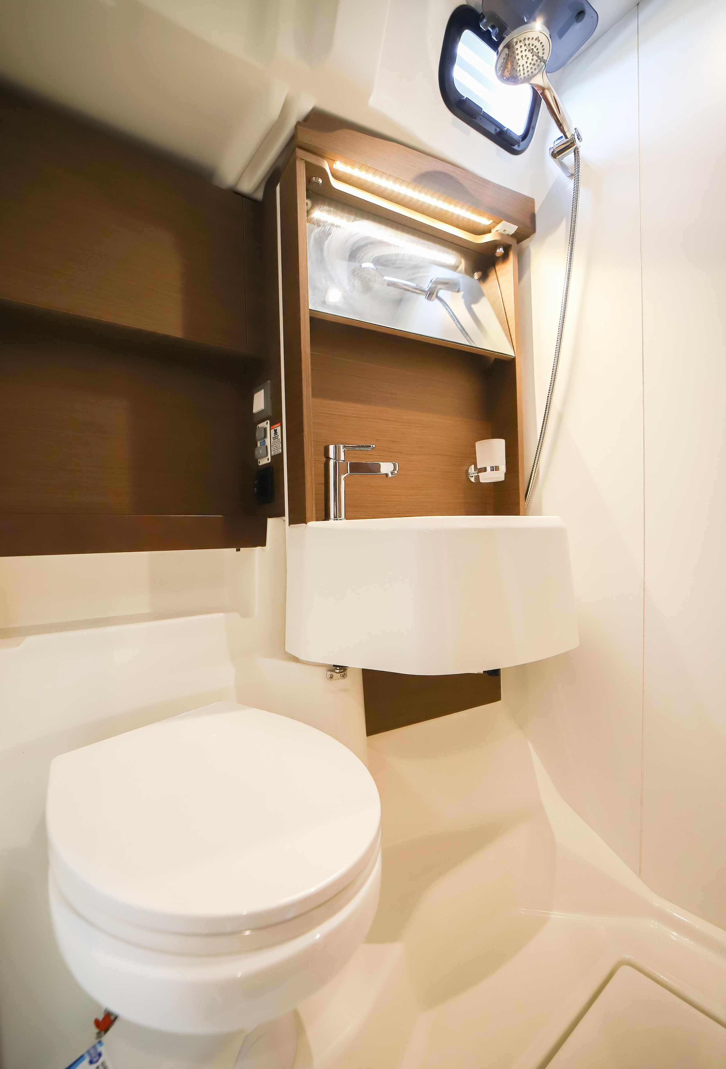 Oceanis 51.1 — photo 15