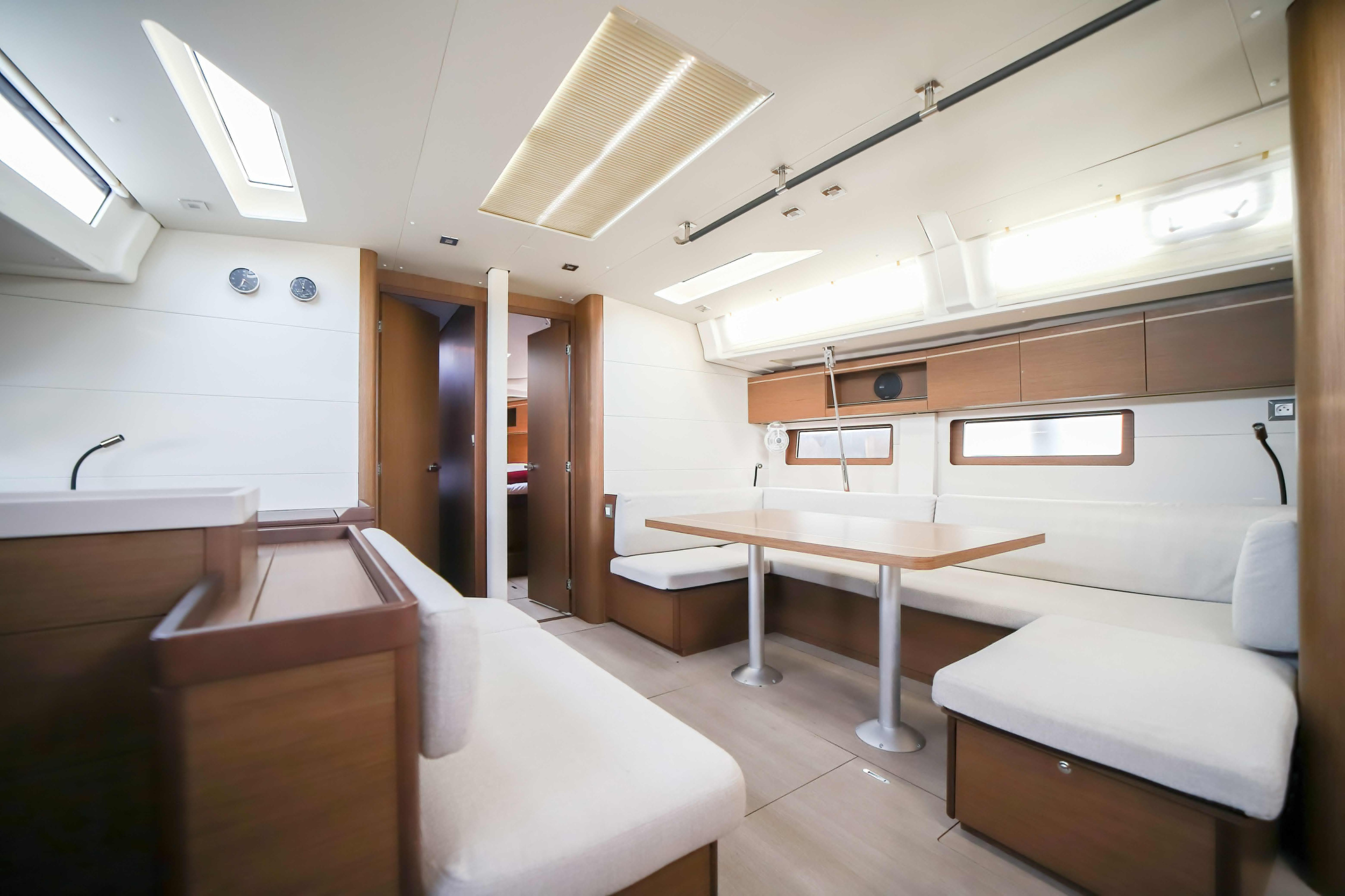 Oceanis 51.1 — photo 17