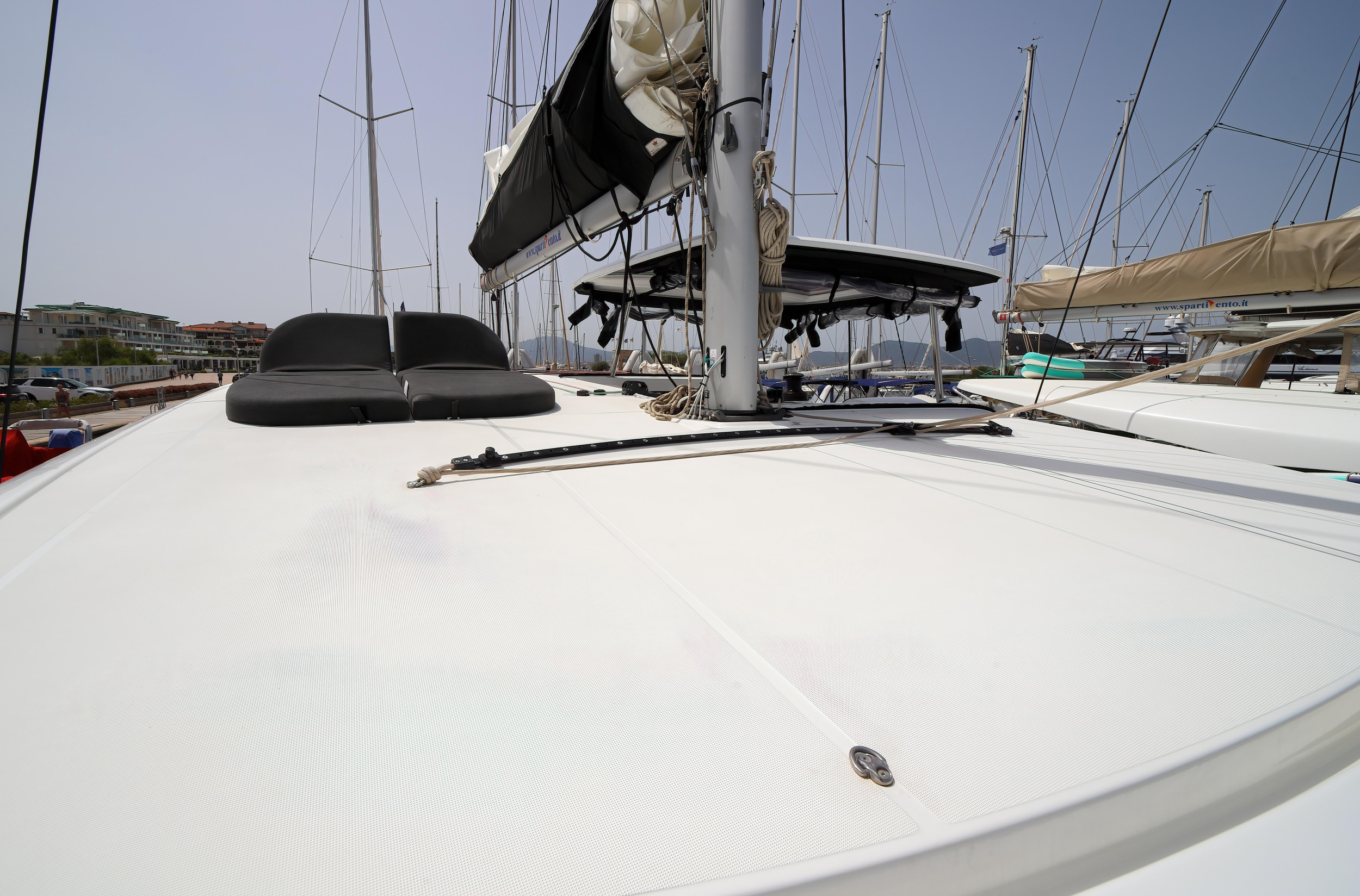 Lagoon 46 — photo 2