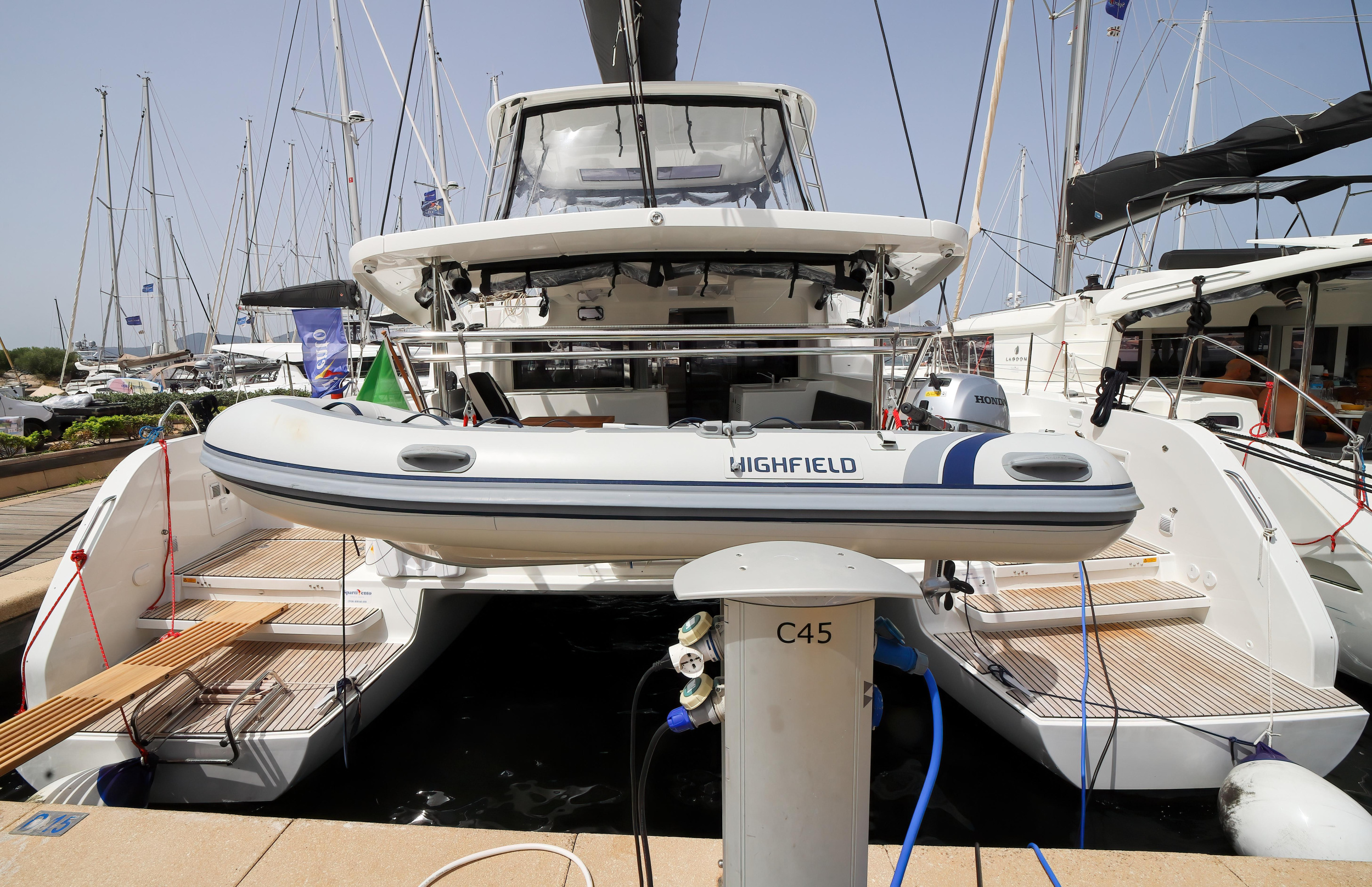 Lagoon 46 — photo 4